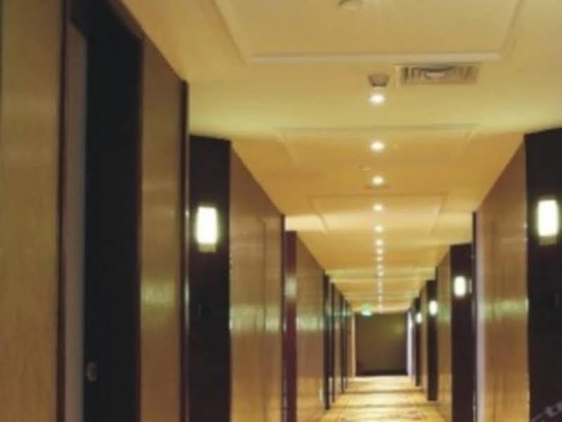 Shenzhen Baoan Royal International Hotel エクステリア 写真